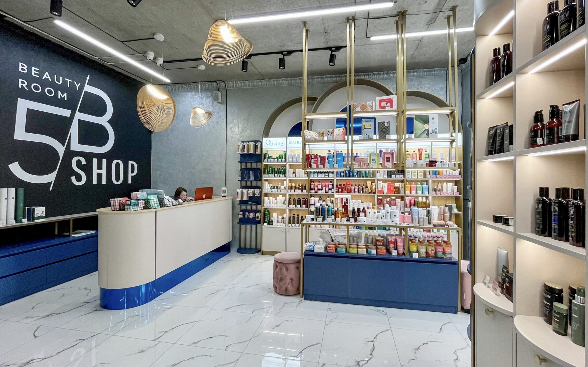 Стійка ресепшн для магазину косметики на замовлення — 5B Shop